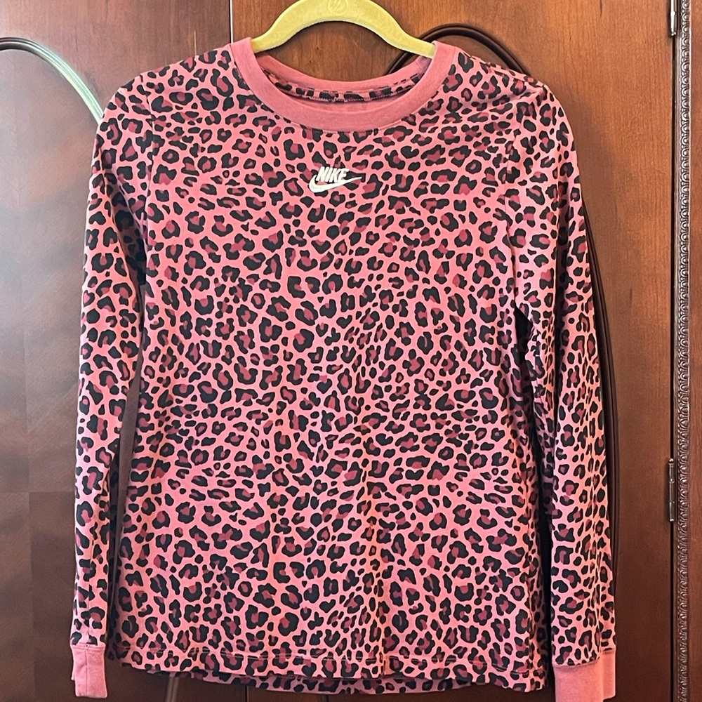 Nike Women’s Pink Leopard Print Long Sleeve Shirt
